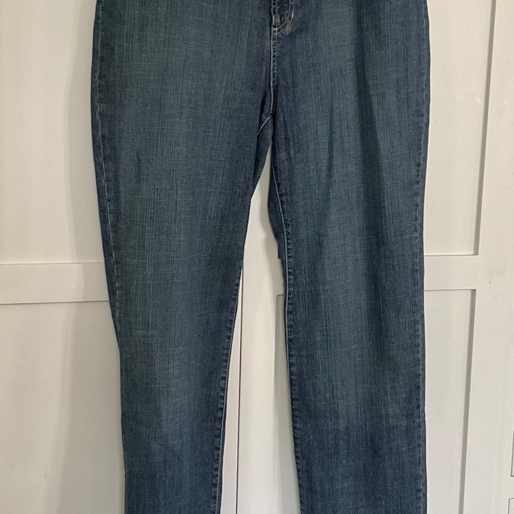 CHICOS SIZE 2.5 PLATINUM BLUE JEANS REGULAR DISTRESSED 12/14 NWT NEW - Picture 2 of 6